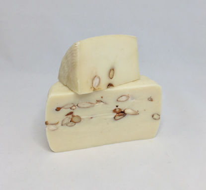 Obrázek Ovčí sýr s mandlemi Max Food